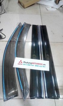 Vè che mưa xe Mitsubishi Pajero Sport