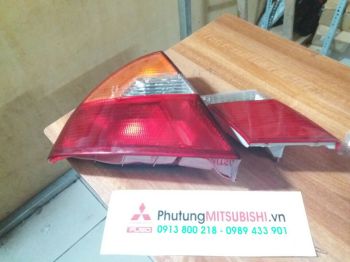 Đèn hậu xe Mitsubishi Lancer