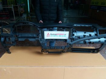 táp lô xe Mitsubishi Triton