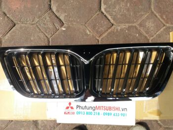 mặt ca lăng xe Mitsubishi Jolie 2003