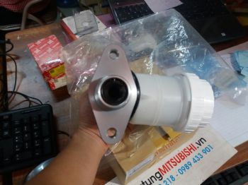 Cụm xy lanh tổng phanh xe Mitsubishi Pajero