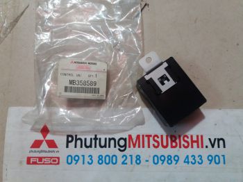 Hộp điều khiển bơm xăng xe Mitsubishi Pajero V31