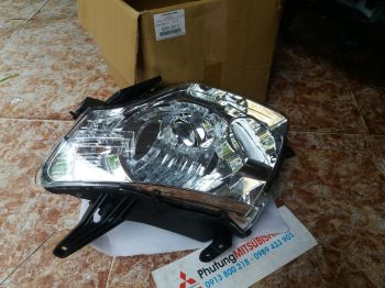Cụm đèn pha xe Mitsubishi Pajero V93