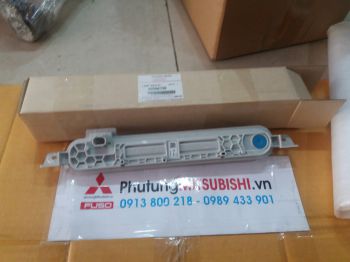 Đèn phanh, đèn bưởng thùng sau xe Mitsubishi Triton