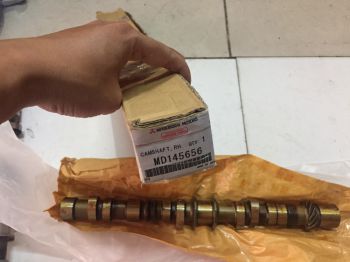 trục cam xe Mitsubishi Pajero