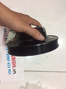 puly quạt tản nhiệt két nước xe Mitsubishi Pajero