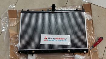 Két nước xe Mitsubishi Grandis