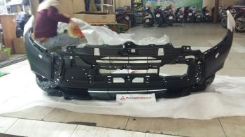 Ba đờ sốc trước mitsubishi Outlander