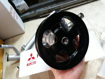 Bơm trợ lực lái Mitsubishi Pajero ngân hàng V73, V93