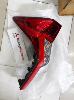 Đèn lái sau xe mitsubishi Pajero Sport 