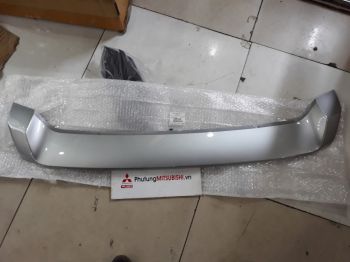 Ốp ba đờ sốc trước xe mitsubishi Pajero Sport