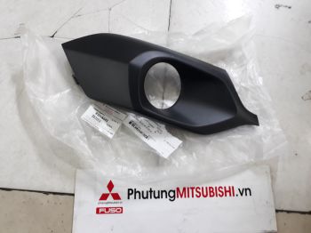 Ốp sương mù xe mitsubishi Pajero Sport