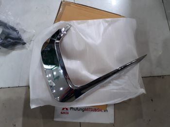 Viền mạ cản trước xe mitsubishi Pajero Sport