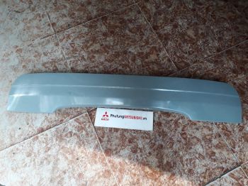 Ốp cửa hậu xe Mitsubishi Zinger
