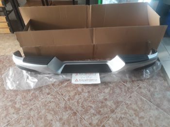 Ba đờ sốc sau xe Mitsubishi Triton