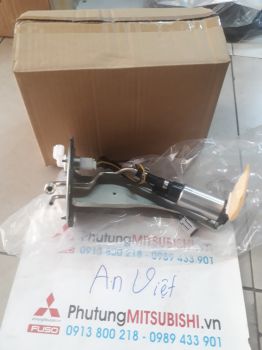 Cụm bơm xăng xe Mitsubishi Pajero