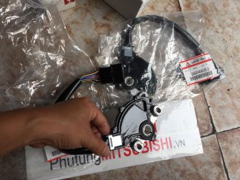 Công tắc đi số xe mitsubishi Pajero Sport