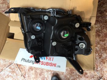 Đèn pha xe mitsubishi Pajero V93