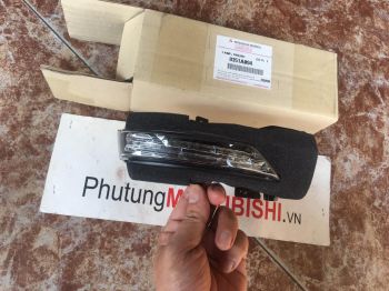 Đèn xi nhan gương xe mitsubishi Triton 2019-2025