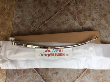 Viền mạ cản trước xe mitsubishi Xpander