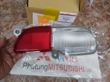 Đèn lùi xe mitsubishi Zinger