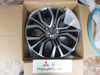 La zăng xe mitsubishi Outlander