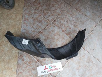 Lòng dè chắn bùn sau mitsubishi Triton