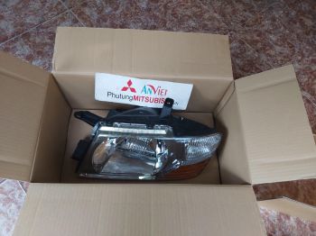 Đèn pha xe mitsubishi pajero V73