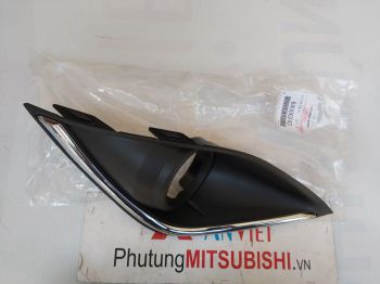 Ốp đèn gầm Mitsubishi Outlander