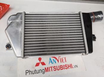 Két làm mát tubor xe Mitsubishi Triton