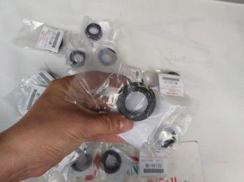 Phớt bu gi xe Mitsubishi Jolie