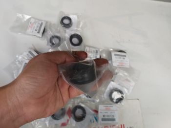 Phớt bu gi xe Mitsubishi Pajero