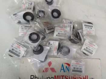 Phớt bu gi xe Mitsubishi Zinger