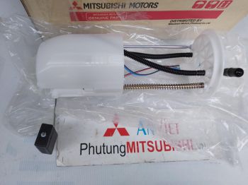 Cụm bơm xăng Mitsubishi Triton