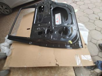 Cánh cửa sau bên lái xe mitsubishi Xpander