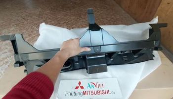 Hướng gió két nước trung tâm xe mitsubishi Xpander