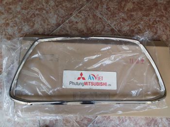 Ốp mạ cản trước xe mitsubishi Outlander Sport