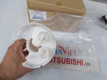 Lọc nhiên liệu xe Mitsubishi Pajero ngân hàng