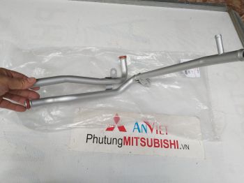 Ống lấy nước nóng vào dàn sưởi xe Mitsubishi Jolie