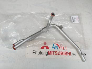 Ống lấy nước nóng vào dàn sưởi xe Mitsubishi Zinger