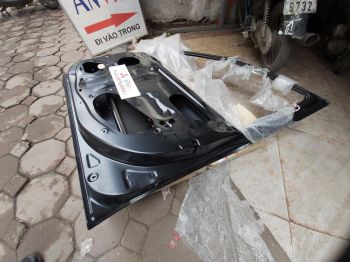 Cánh cửa trước xe mitsubishi Mirage