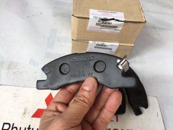 Má phanh trước Mitsubishi Attrage