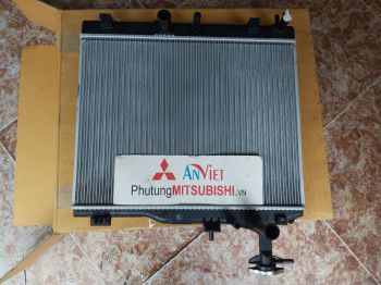 Két nước mitsubishi Mirage