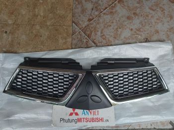 Mặt ca lăng Mitsubishi Triton 2009-2016