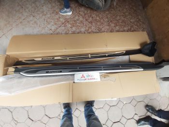 Bệ bước chân xe mitsubishi Xpander