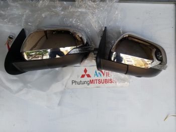 Gương chiếu hậu xe Mitsubishi Pajero Sport 2018 tháo xe