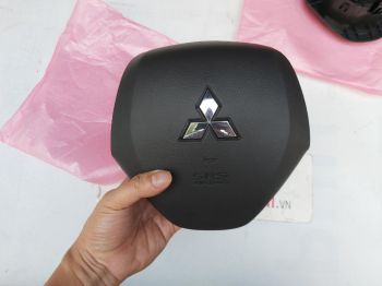 Túi khí bên lái xe mitsubishi Mirage