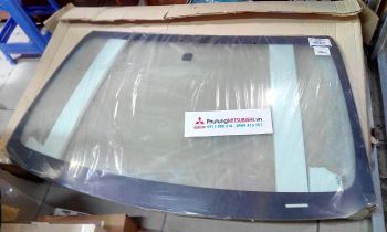 Kính chắn gió Mitsubishi Pajero Sport