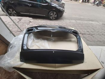 Cánh cửa hậu xe Mitsubishi Pajero Sport