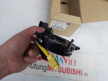 Cáp còi xe Mitsubishi Pajero V93